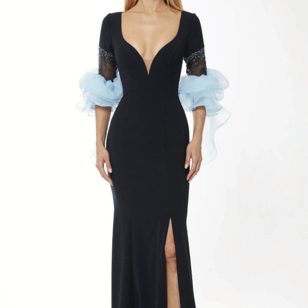 SEXY BLACK LONG SLEEVE DRESS WITH LOW V NECK LINE
